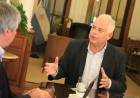 COMPROMISO POR EL DESARROLLO REGIONAL: ENCUENTRO ENTRE EL MINISTRO DE INFRAESTRUCTURA DEL CHACO Y EL RECTOR DE LA UNNE S