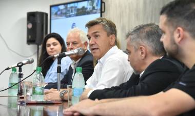 EL GOBERNADOR ACOMPAÑÓ EL LANZAMIENTO DE LA SUBE ESTUDIANTIL 2024