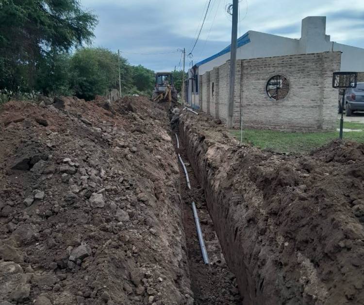 VILLA ÁNGELA: SAMEEP REALIZÓ EXTENSIONES DE CAÑERÍAS DE RED DE AGUA POTABLE EN EL BARRIO TEXTIL 