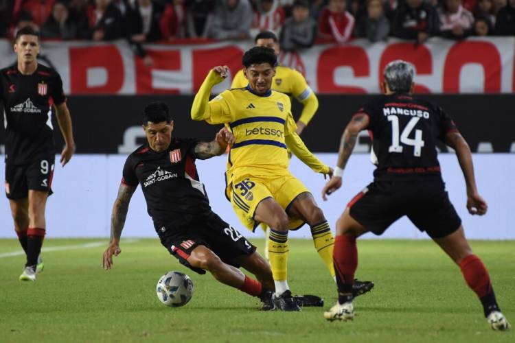 COPA DE LA LIGA: ESTUDIANTES SUPERÓ A BOCA Y COMPLICÓ SUS CHANCES