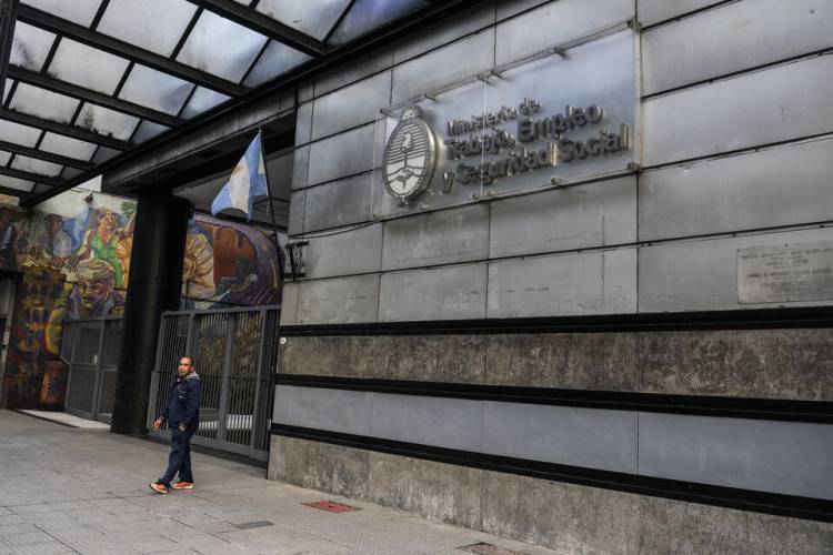 EL GOBIERNO CONVOCARÁ AL CONSEJO DEL SALARIO MÍNIMO 