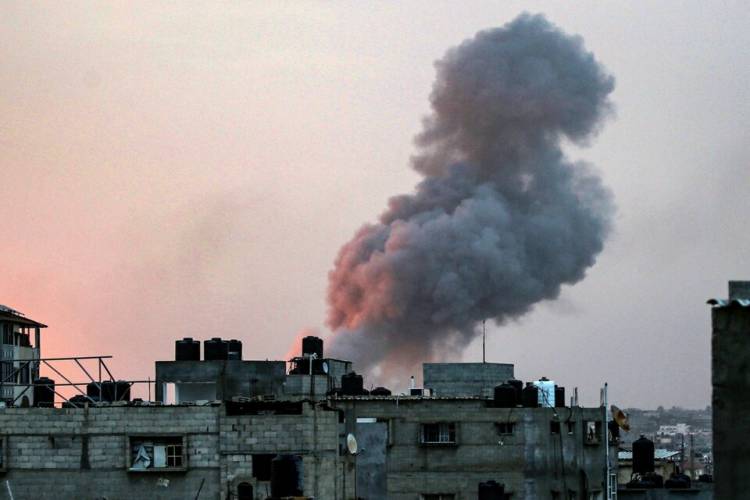 ISRAEL ORDENÓ EL DESPLAZAMIENTO DE 300.000 PERSONAS EN GAZA