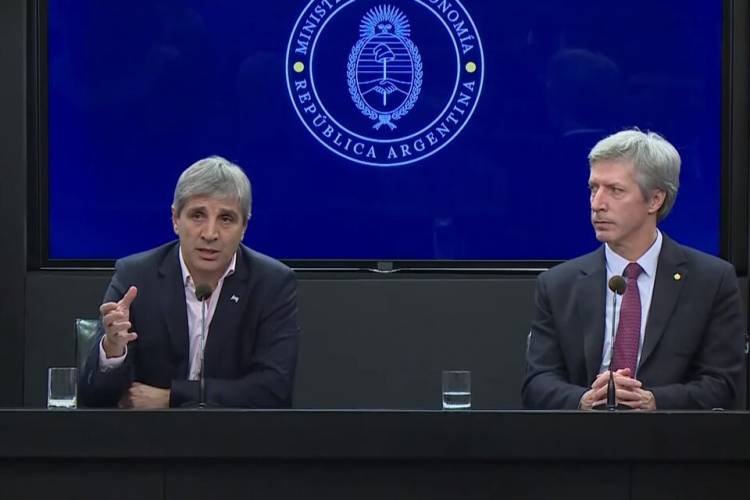 CAPUTO DICE QUE POR AHORA NO LEVANTA EL CEPO