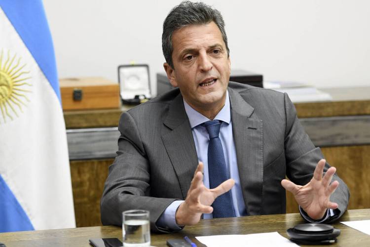 SERGIO MASSA SE MUEVE EN SILENCIO Y MANDA MENSAJES PARA TODOS LADOS