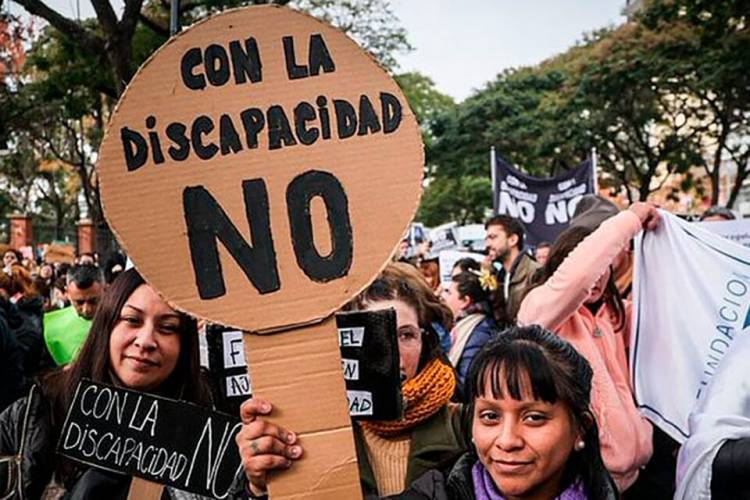PENSIONES POR DISCAPACIDAD: LA "DESAFORTUNADA" OPERACIÓN DE MANUEL ADORNI