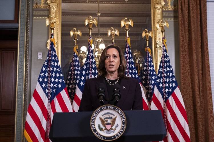 KAMALA HARRIS SUMÓ EL RESPALDO DE BARACK Y MICHELLE OBAMA
