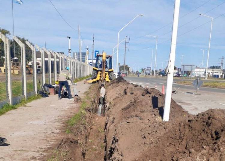 VILLA SEITOR: SE INICIÓ EL RECAMBIO DE CAÑERÍA OBSOLETA PARA POTENCIAR EL SERVICIO