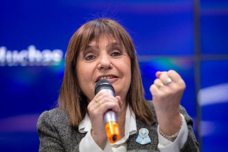 BULLRICH DESMINTIÓ HABER AUTORIZADO LA VISITA A REPRESORES: "FALSO DE TODA FALSEDAD"