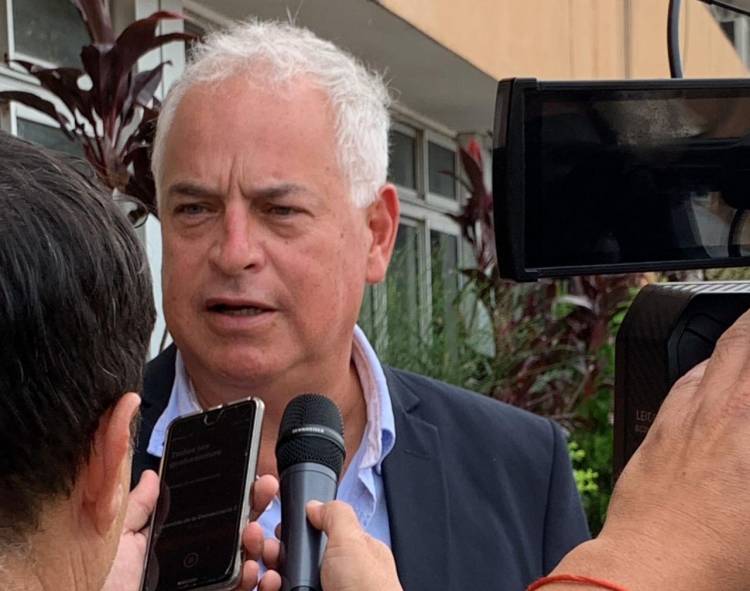 ”VAMOS A BUSCAR ALTERNATIVAS PARA ATENDER LA DEMANDA DE LA EMERGENCIA PORQUE NO VAN A DOBLEGAR AL GOBIERNO DE LEANDRO ZDERO” DIJO EL MINISTRO DOMÍNGUEZ