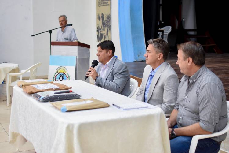 QUITILIPI: EL GOBERNADOR ZDERO ENCABEZÓ LA APERTURA DE SOBRES DE LA LICITACIÓN PARA LA REPAVIMENTACIÓN DE ACCESOS A LA CIUDAD