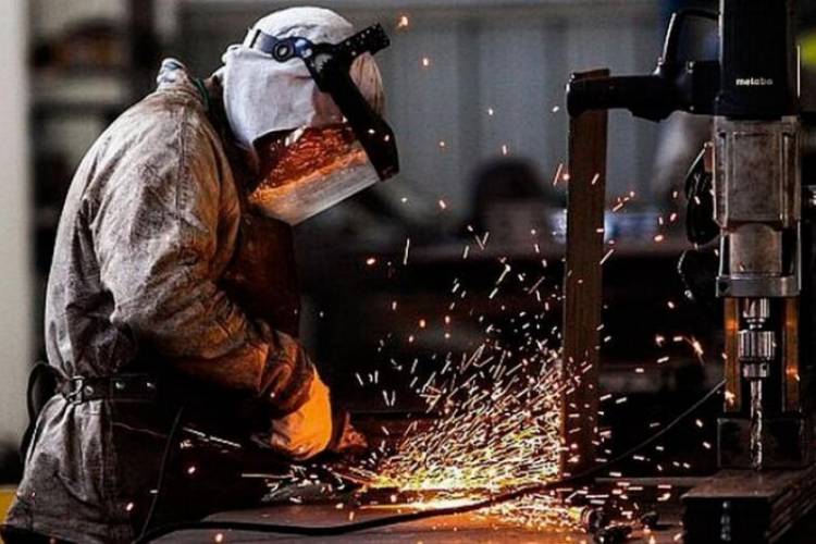 LAS PYMES SIGUEN CORRIENDO DE ATRÁS