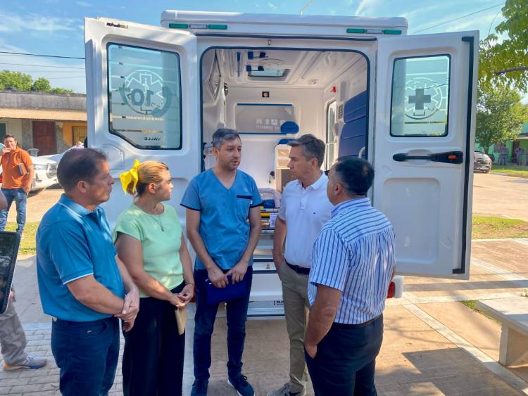 PAMPA DEL INDIO: EL GOBERNADOR ZDERO ENCABEZÓ EL OPERATIVO SANITARIO DE ABORDAJE TERRITORIAL Y ENTREGÓ UNA AMBULANCIA PARA LA ZONA 