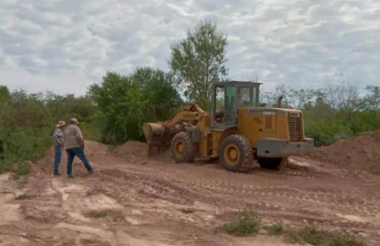 EL IMPENETRABLE: SAMEEP REALIZA TRABAJOS PARA QUE EL CRECIMIENTO DEL RÍO BERMEJO NO AFECTE LA POTABILIZACIÓN DE LA PLANTA DE EL PINTADO