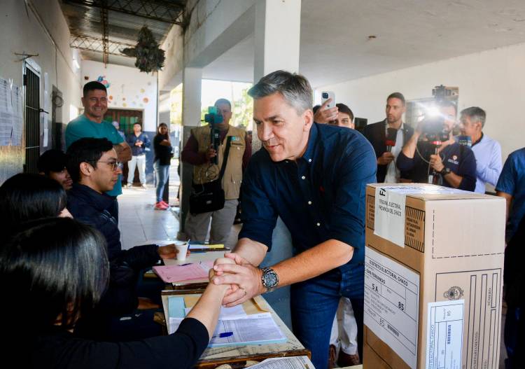 VOTÓ EL GOBERNADOR LEANDRO ZDERO: “ES UN DÍA DECISIVO PARA LOS CHAQUEÑOS Y HAY QUE CONCURRIR A VOTAR”