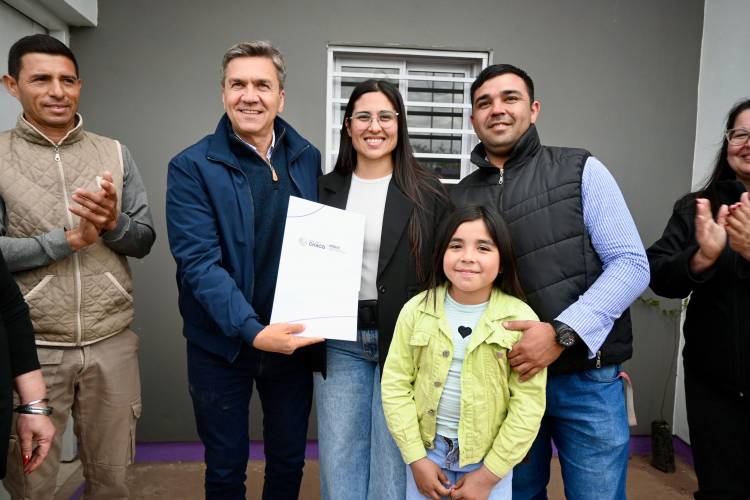PLAN PROVINCIAL DE VIVIENDAS: FAMILIAS DE TACO POZO YA DISFRUTAN DE SU CASA PROPIA