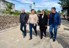 RESISTENCIA: EL GOBERNADOR ZDERO CONSTATÓ EL AVANCE DE PAVIMENTACIÓN DE LA CALLE COCOMAROLA