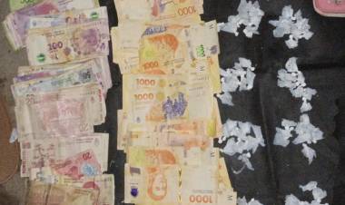 EL COM DETUVO A DOS DEALERS