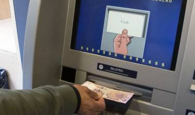 EL GOBERNADOR ANUNCIÓ EL PAGO DE LA AYUDA ESCOLAR CON UN AUMENTO DEL 250%