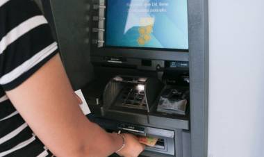 EL GOBIERNO PROVINCIAL COMENZÓ ANOCHE A PAGAR LOS SUELDOS DE LA ADMINISTRACIÓN PÚBLICA