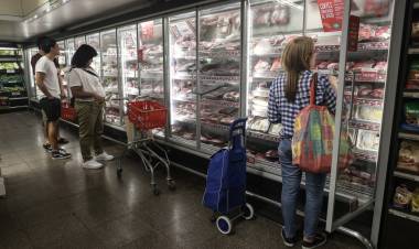 EL LIBRE MERCADO SE DEVORÓ AL GOBIERNO 