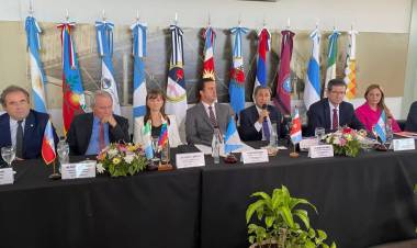 EN SANTIAGO DEL ESTERO, LA VICEGOBERNADORA SCHNEIDER PARTICIPÓ DE LA MESA EJECUTIVA DEL PARLAMENTO DEL NORTE GRANDE ARGENTINO 