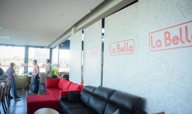 PUERTO TIROL: ZDERO ESTUVO EN LAS INSTALACIONES DE “LA BELLA”, EN EL PARQUE INDUSTRIAL, Y RATIFICÓ EL ACOMPAÑAMIENTO AL EMPRENDIMIENTO FAMILIAR 