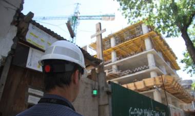 "LOS EMPLEOS VAN A CONTINUAR BAJANDO"