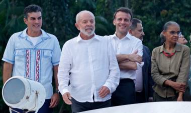 BRASIL: LULA RECIBIÓ A MACRON EN LA AMAZONIA