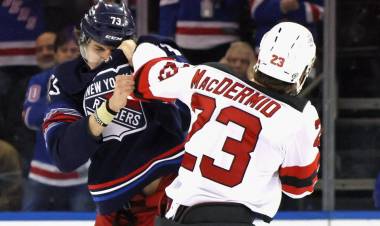 PIÑAS VAN, PIÑAS VIENE, LOS DEL HOCKEY SE ENTRETIENEN