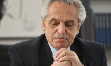 LA JUSTICIA ORDENÓ LA INHIBICIÓN DE BIENES A ALBERTO FERNÁNDEZ POR EL CASO DE LOS SEGUROS