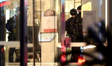 HORROR EN AUSTRALIA: UN HOMBRE MATÓ A PUÑALADAS A SEIS PERSONAS EN UN SHOPPING
