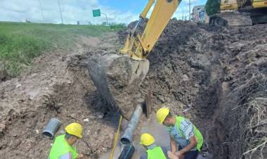 RESISTENCIA: SAMEEP REPARÓ LAS CAÑERÍAS SOBRE LA RUTA 11 Y EL RÍO NEGRO