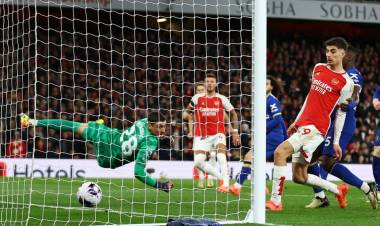 PREMIER LEAGUE: ARSENAL GOLEÓ A CHELSEA Y ES EL ÚNICO PUNTERO