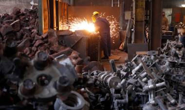 SE DERRITE LA INDUSTRIA NACIONAL METALÚRGICA