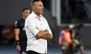 RIBONETTO, DT DE TALLERES, INTENTÓ TIRARLE LA PRESIÓN A RIVER