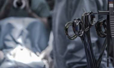 ADULTOS CON CIRUGÍA TRANS, CON RIESGO 12 VECES MAYOR DE SUICIDIO