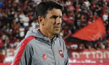 NEWELL'S ECHÓ A LARRIERA Y BUSCA REEMPLAZANTE