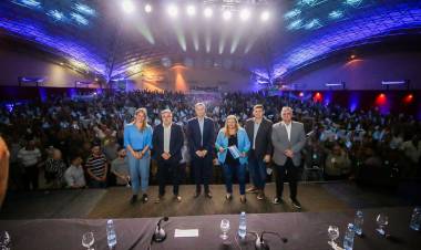 DÍA DE LA AFIRMACIÓN DE LOS DERECHOS ARGENTINOS SOBRE MALVINAS: EL GOBERNADOR FIRMÓ UN ACUERDO QUE BENEFICIA A SOLDADOS CONTINENTALES