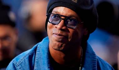 ERA BAIT: RONALDINHO Y SUS CRÍTICAS A BRASIL, UNA TRETA PUBLICITARIA