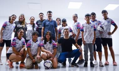 LA VERDE: EL GOBIERNO ENTREGÓ ELEMENTOS DEPORTIVOS AL CLUB VILLA ELENA