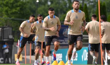 ¿AUTOELOGIO?: EL CURIOSO RECLAMO DEL DT DE CANADÁ CONTRA LA ARGENTINA