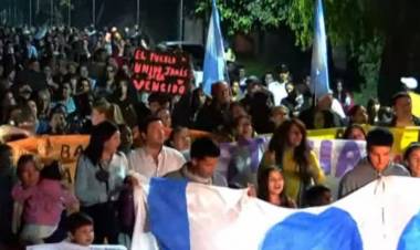 SIN MIEDO! VECINOS MARCHARON PIDIENDO POR LOAN EN CORRIENTES