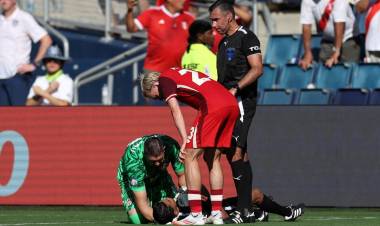 DRAMÁTICAS IMÁGENES: ÁRBITRO ASISTENTE DE PERÚ VS CANADÁ SE DESPLOMÓ EN PLENO PARTIDO