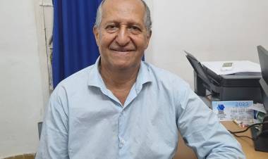 EL INTENDENTE DE VILLA ÁNGELA SE REÚNE CON SU EQUIPO PARA EVALUAR ACCIONES ANTE LA CRISIS ECONÓMICA