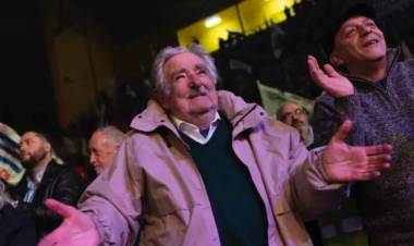 PEPE MUJICA Y UN CIERRE DE CAMPAÑA A PURO BAILE ANTES DE LAS INTERNAS EN URUGUAY