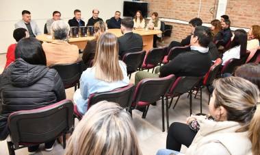 EL GOBERNADOR ZDERO ACOMPAÑÓ LA ENTREGA DE ECÓGRAFOS PARA FORTALECER EL SISTEMA DE SALUD PROVINCIAL