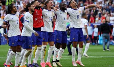 EUROCOPA: FRANCIA PASÓ POR UN GOL EN CONTRA
