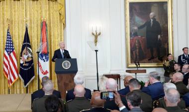 BIDEN SE REUNIÓ CON GOBERNADORES DEMÓCRATAS PARA CALMAR LAS AGUAS TRAS EL DEBATE