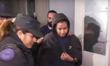 SEGÚN LAS VERSIONES, LA JOVEN DIJO QUE SU MADRE MINTIÓ SOBRE EL ACCIDENTE PORQUE FUE SOBORNADA