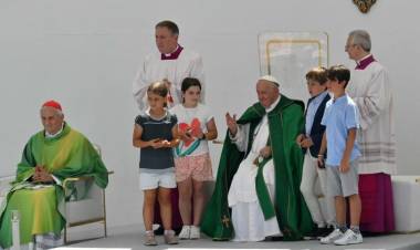 EL PAPA LLAMÓ A CONSTRUIR “UN SUEÑO COLECTIVO” EN DEMOCRACIA